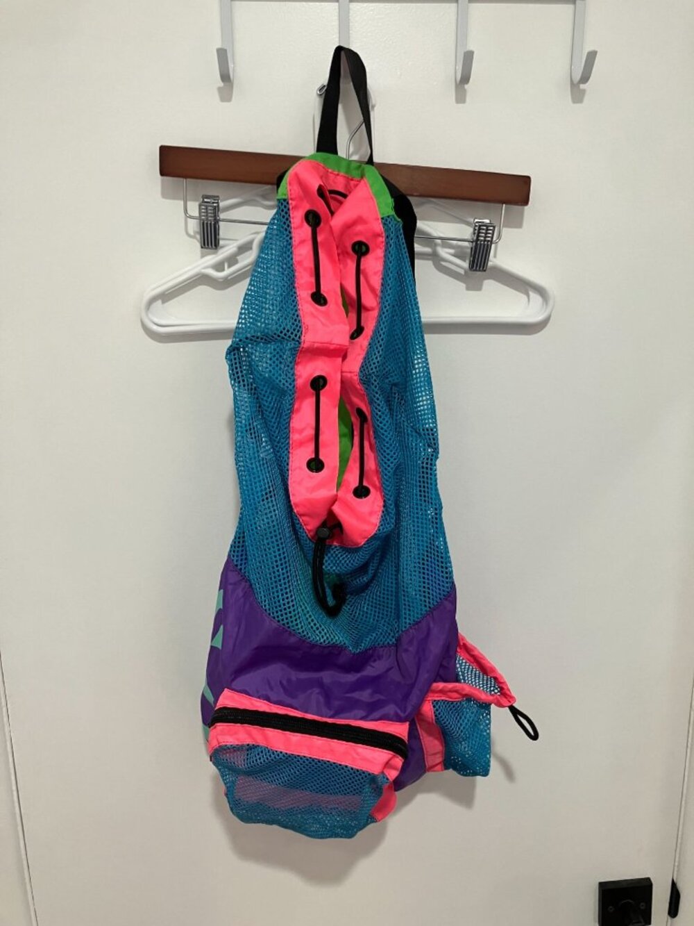 TYR Big Mesh Mummy Red Backpack for Wet Swimming Gym Workout Gear, Blue/Pink